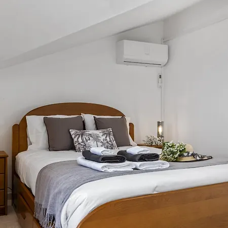 Golden Coast By Homie * Calheta (Madeira)