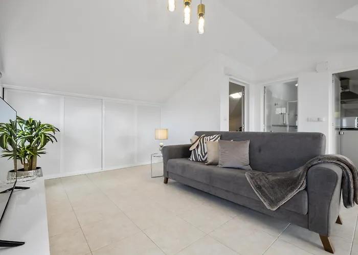 Golden Coast By Homie Daire